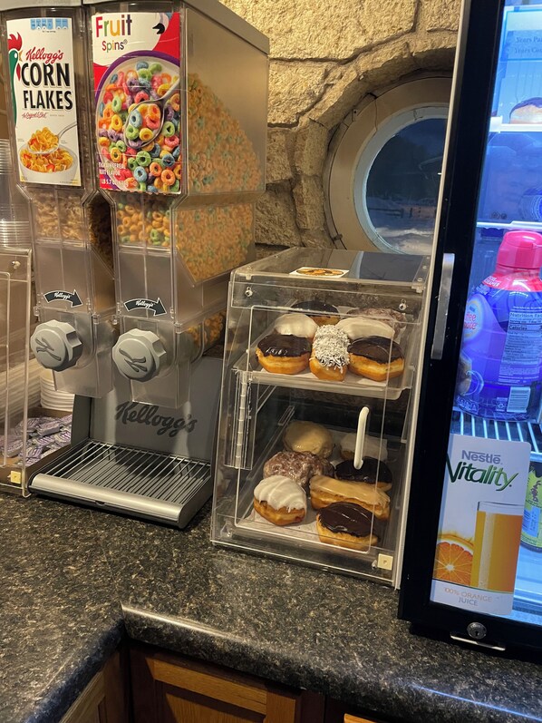 Free daily continental breakfast 