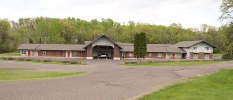 ด้านหน้าที่พัก