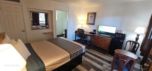 1 Queen Bed, Non Smoking | Desk, blackout drapes, iron/ironing board, free WiFi