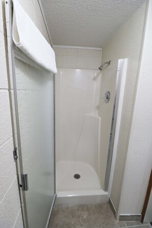 Bathroom - Bear Lodge Motel (Sundance)