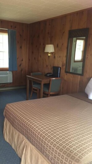 Room, 1 Queen Bed | Iron/ironing board, rollaway beds, free WiFi, alarm clocks