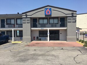 Front of property - Motel 6 El Paso, TX - West (El Paso)