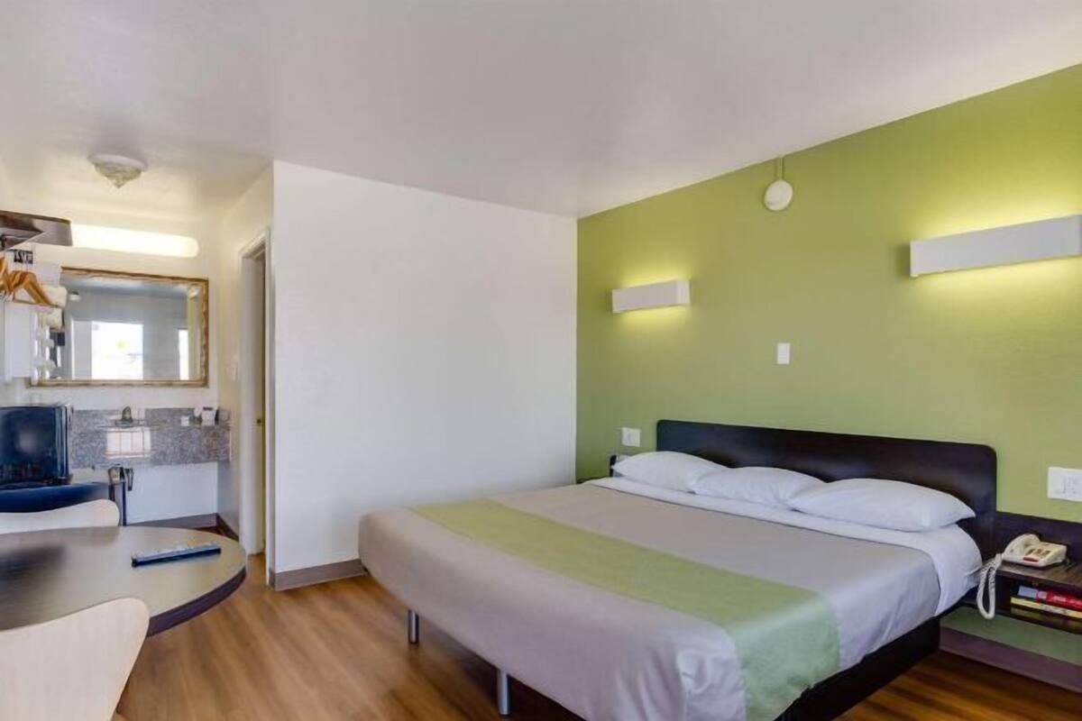 Wi-Fi de cortesia, roupa de cama