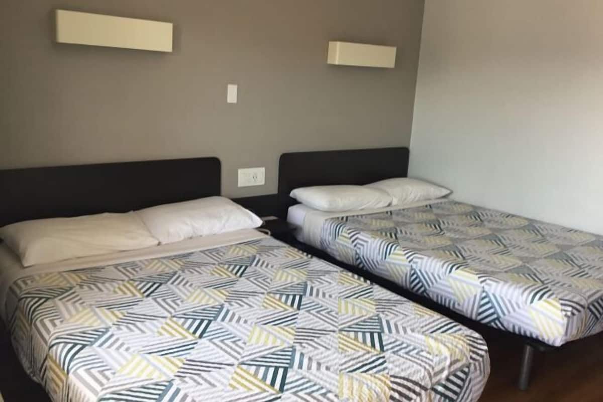 Wi-Fi de cortesia, roupa de cama