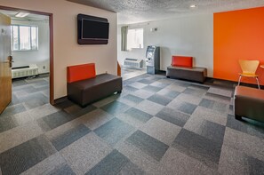 Bar-salon dans le hall
