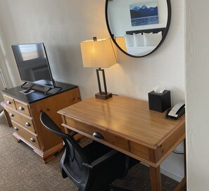 أغطية فراش متميزة ومكواة/لوح كي وأسرّة  أطفال/رضّع وأسرّة قابلة للطي