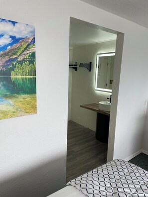 Habitación Premium, 2 camas de matrimonio, vistas al lago | Ropa de cama de alta calidad y tabla de planchar con plancha