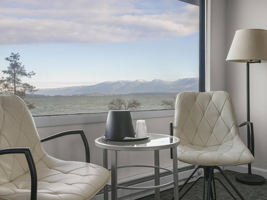 Habitación Premium, 1 cama de matrimonio grande, vistas al lago | Servicio de la habitación