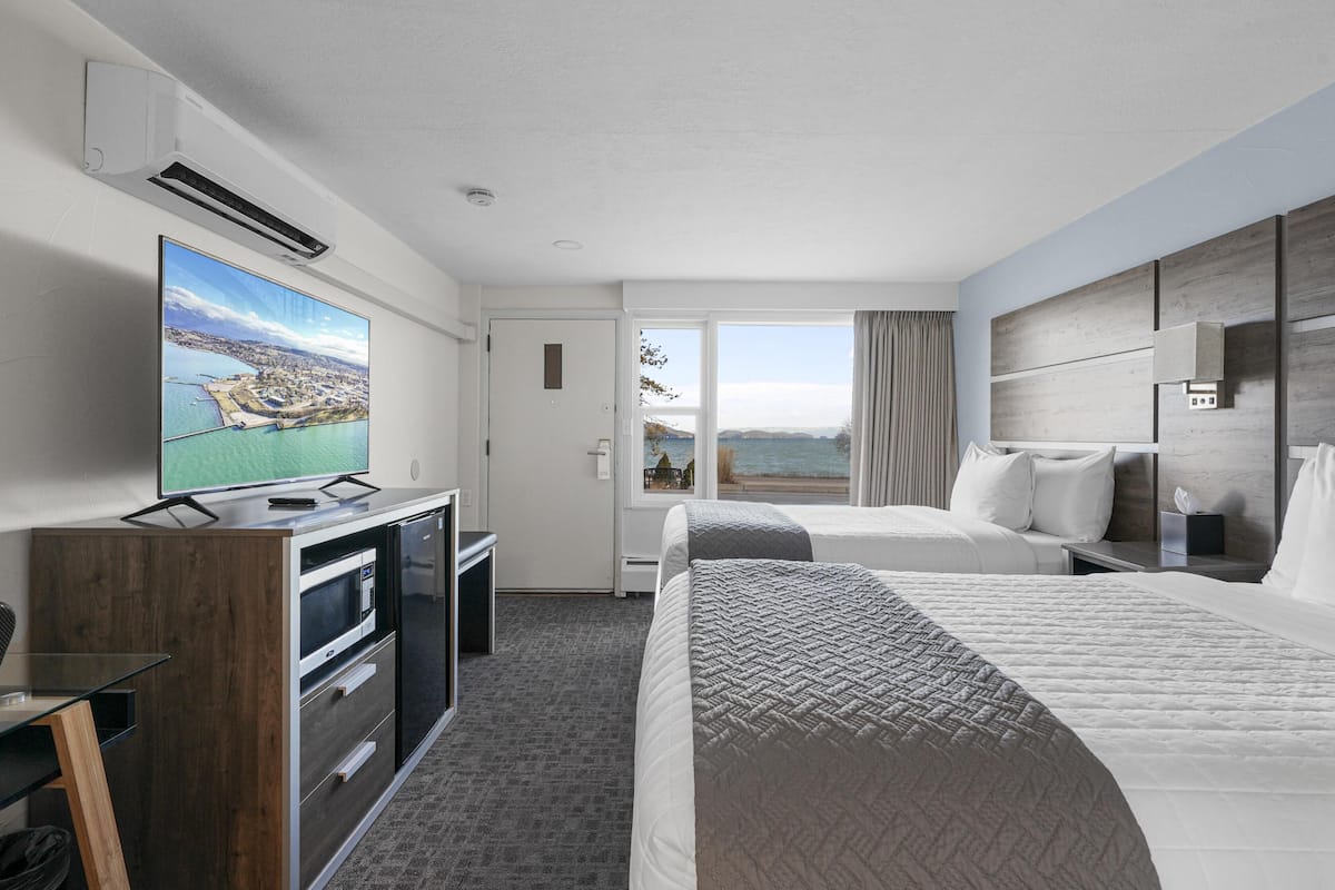 Room, 2 Double Beds, Lake View (Partial) | Premium bedding, iron/ironing board, cribs/infant beds, rollaway beds