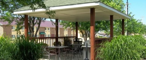 InTown Suites Extended Stay Bowling Green