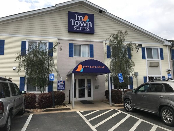 Exterior - InTown Suites Extended Stay Decatur AL (Decatur)