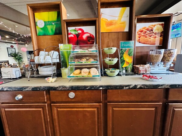 Free daily buffet breakfast