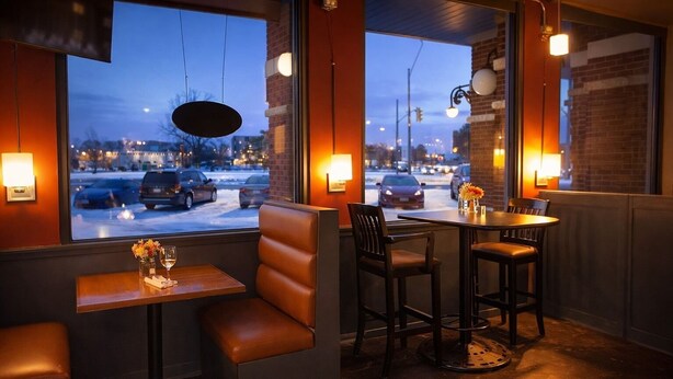 Dining - Village Inn & Suites  (Sarnia)