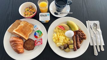 Desayuno de cocina local incluido todos los días