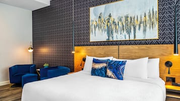 Hochwertige Bettwaren, Zimmersafe, Schreibtisch