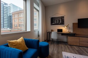 Premium bedding, in-room safe, desk, laptop workspace - Hotel Royal William, an Ascend Collection Hotel (Québec City)