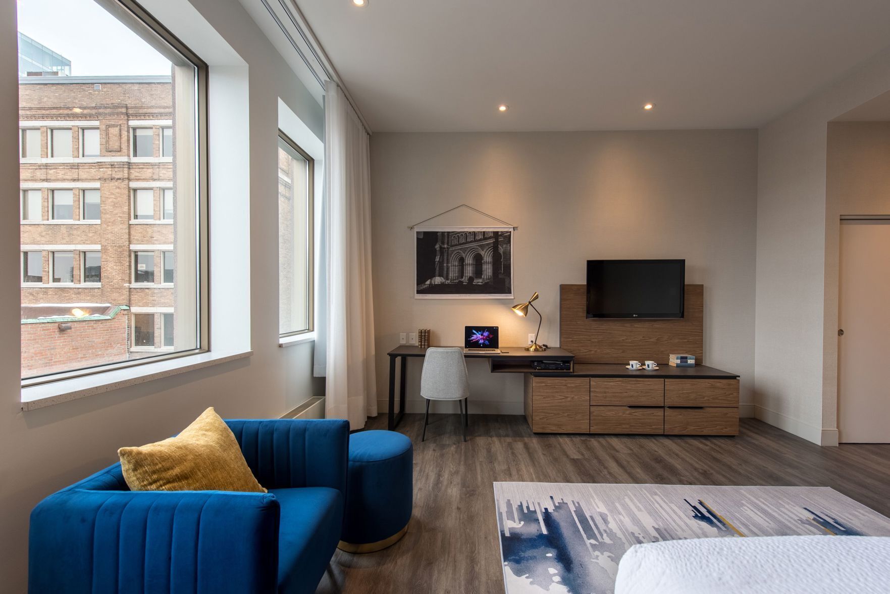 Premium bedding, in-room safe, desk, laptop workspace