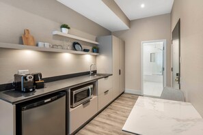 Superior Room, 2 Queen Beds, Non Smoking | Premium bedding, in-room safe, desk, laptop workspace - Hotel Royal William, an Ascend Collection Hotel (Québec City)