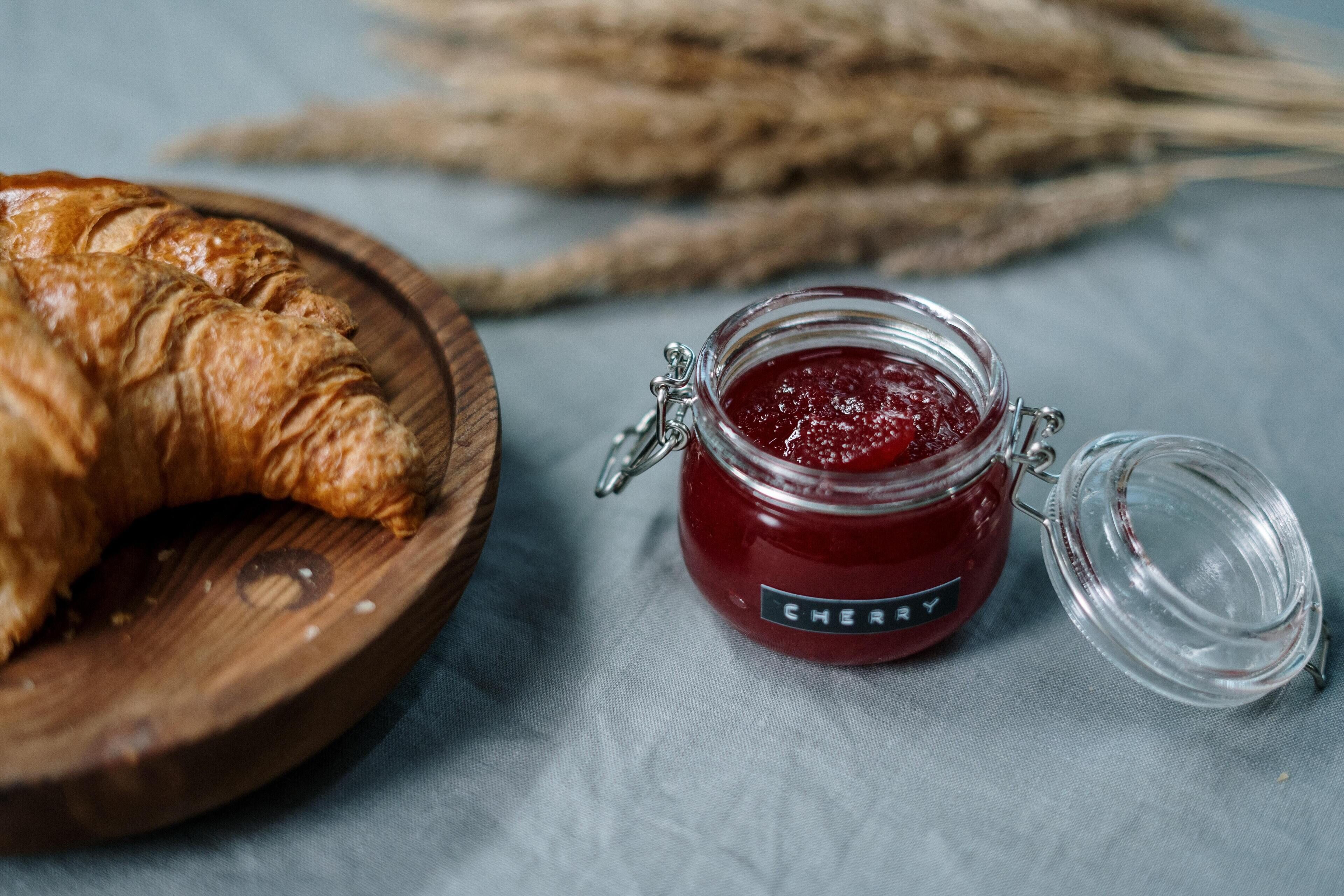 daily cooked-to-order breakfast for a fee
