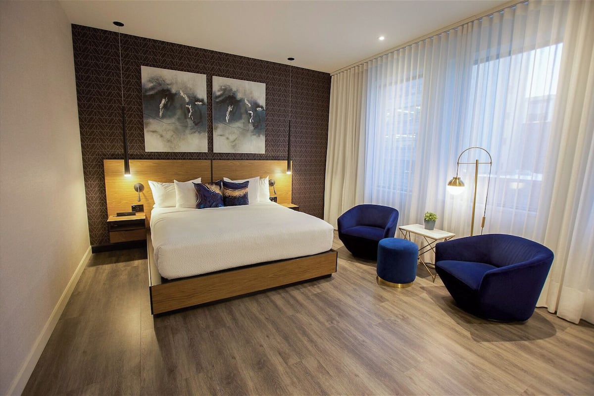 Superior Room, 1 Queen Bed, Non Smoking | Premium bedding, in-room safe, desk, laptop workspace