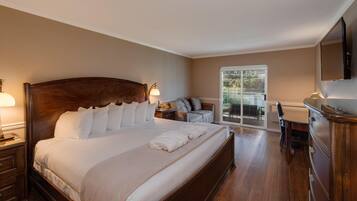 Deluxe Room, 1 King Bed with Sofa bed, River View | Premium bedding, individually decorated, blackout drapes, soundproofing