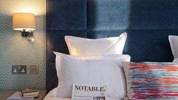 Chambre Double Deluxe | Draps en coton égyptien, literie hypoallergénique, minibar