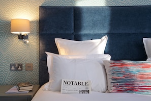 Habitación doble Deluxe | Sábanas de algodón egipcio, ropa de cama hipoalergénica y minibar 