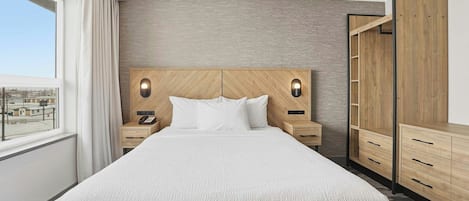 Standard Room, 1 Queen Bed