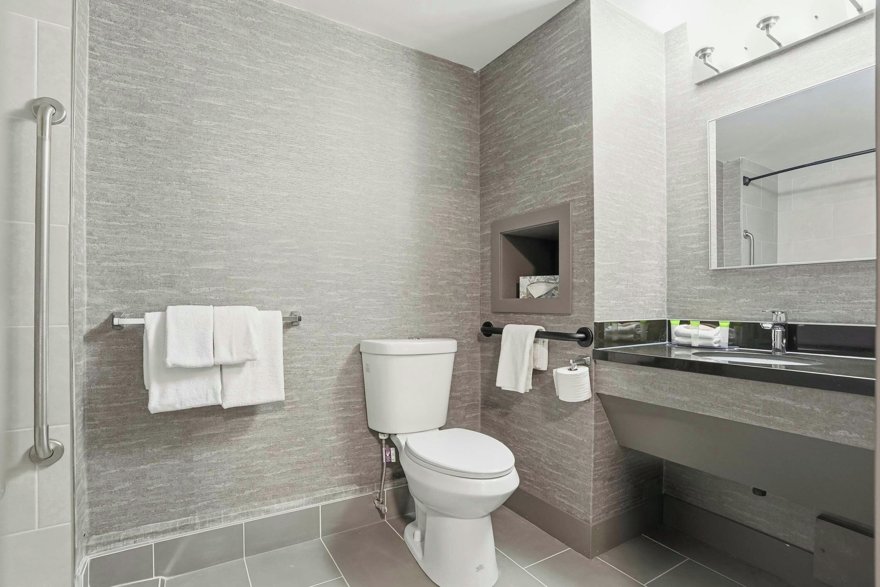 Combined shower/tub, eco-friendly toiletries, hair dryer, towels