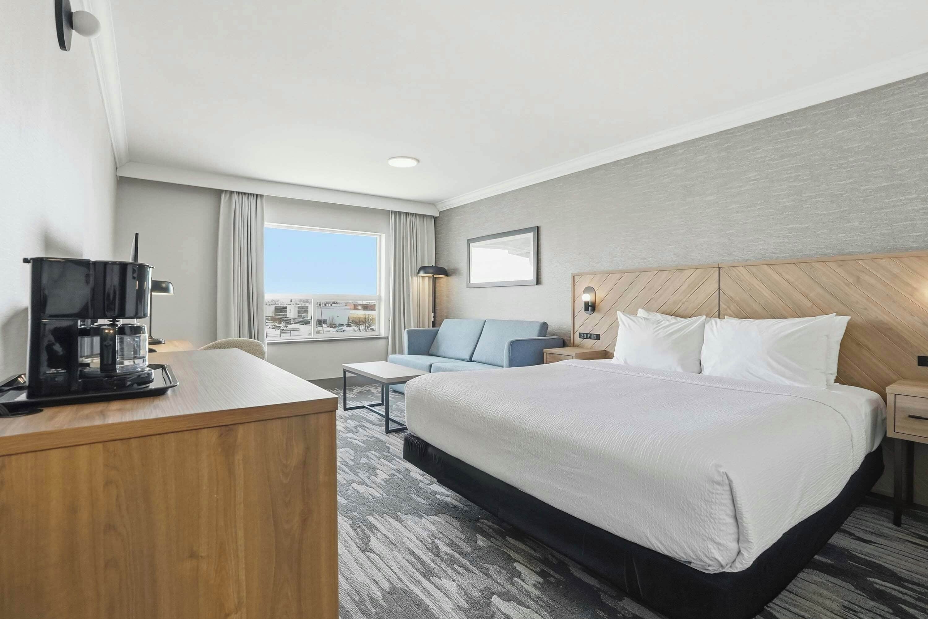 Standard Room, 1 King Bed with Sofa bed | Desk, laptop workspace, blackout drapes, iron/ironing board