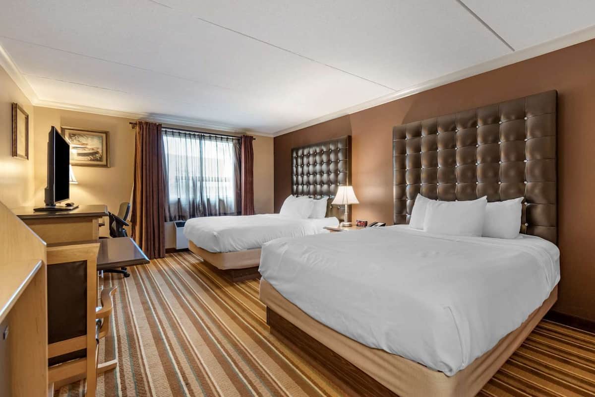 In-room safe, desk, laptop workspace, blackout curtains