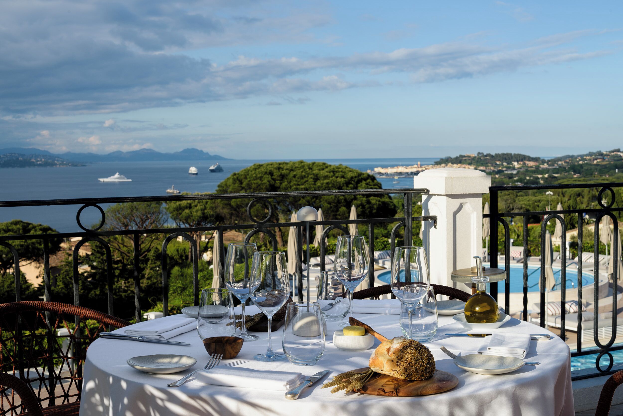 2 restaurants, lunch, dinner served; mediterranean cuisine