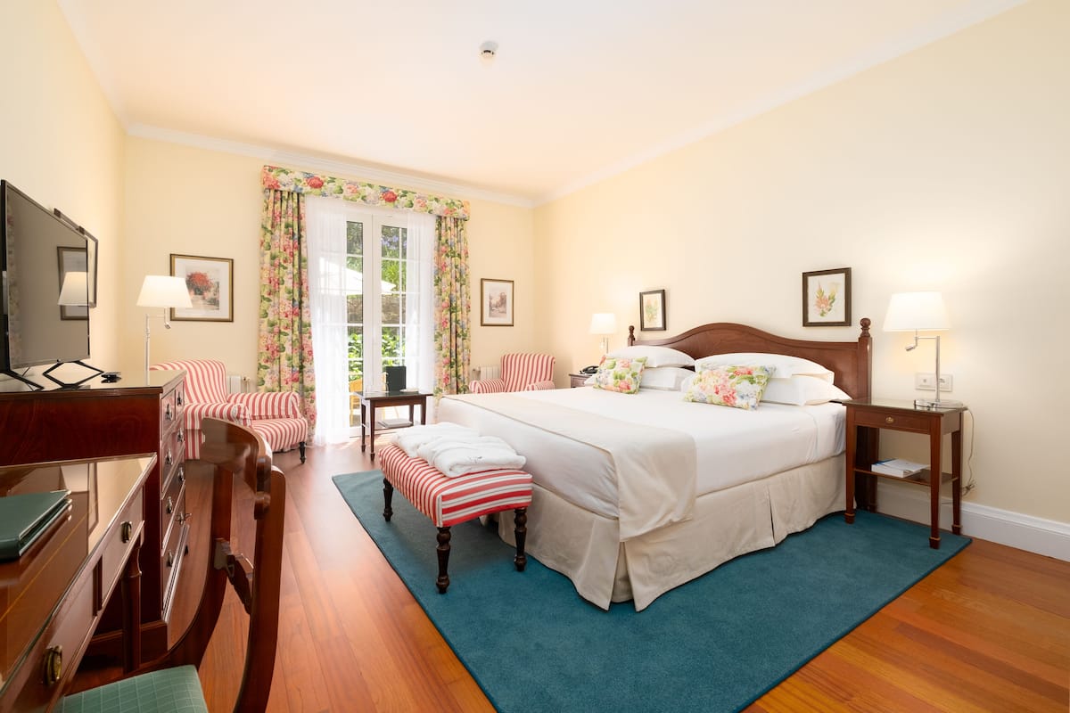 Chambre double ou avec lits jumeaux, vue sur le terrain de golf | Vue sur le terrain de golf