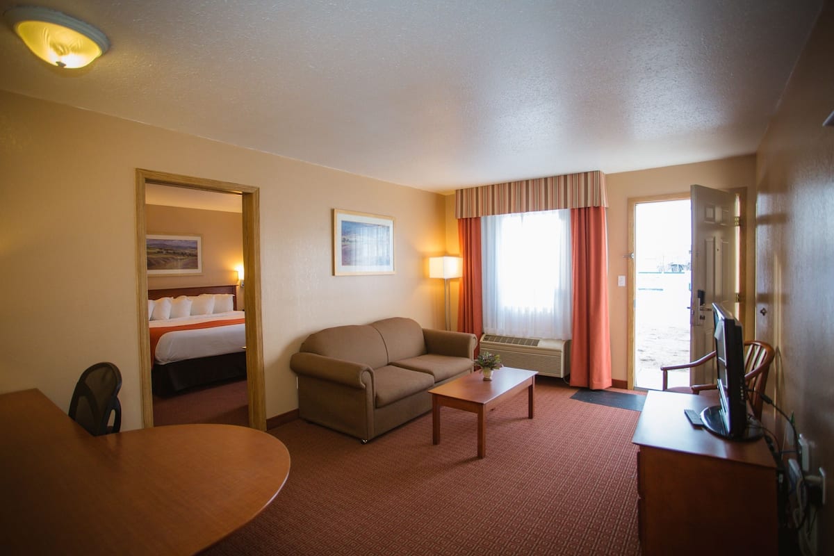 Coffre-fort, bureau, rideaux dâobscurcissement