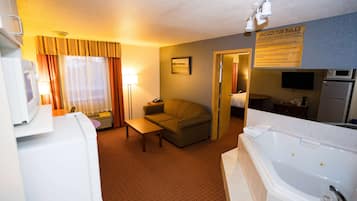 Luxury Suite, 1 King Bed, Non Smoking (One-Bedroom) | 1 bedroom, in-room safe, desk, blackout drapes