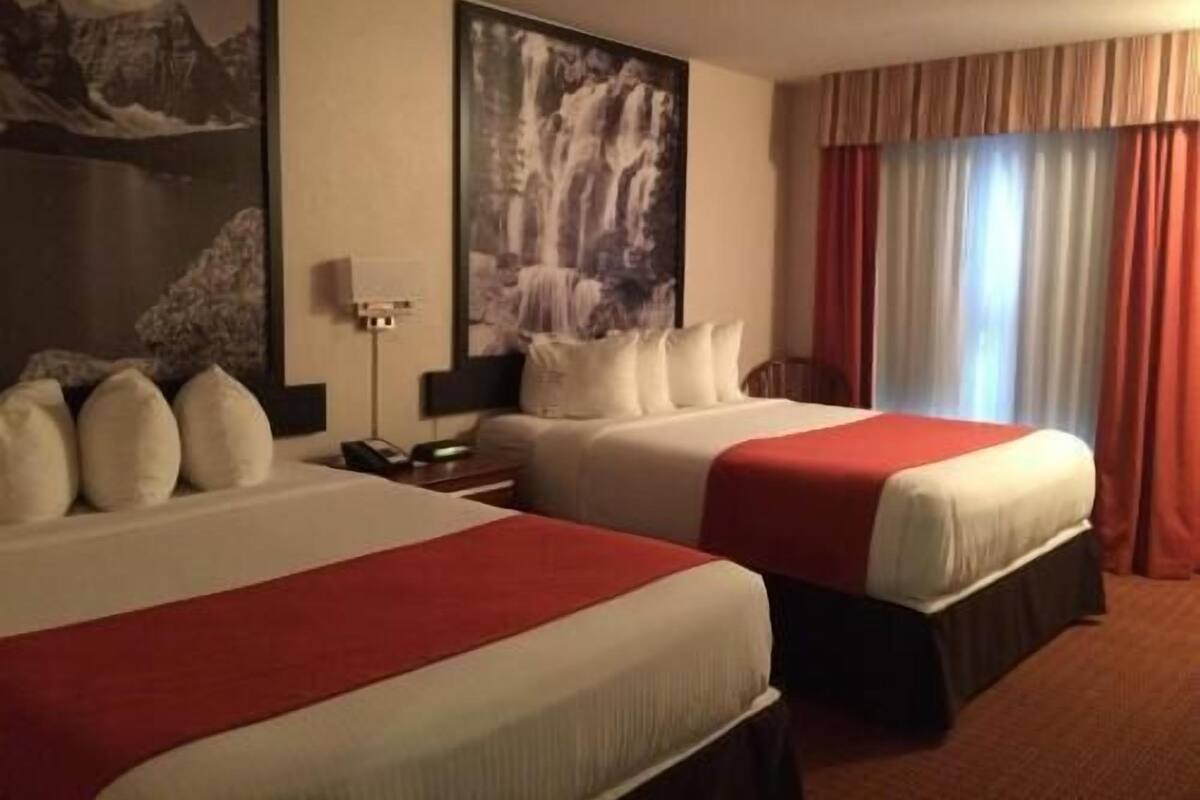 Coffre-fort, bureau, rideaux dâobscurcissement