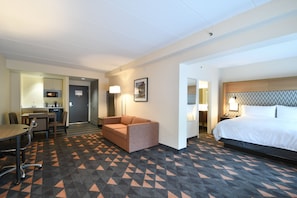 Hypo-allergenic bedding, in-room safe, desk, laptop workspace