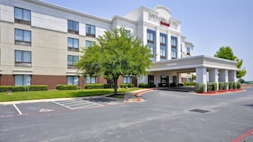 Mặt tiền nơi lưu trú