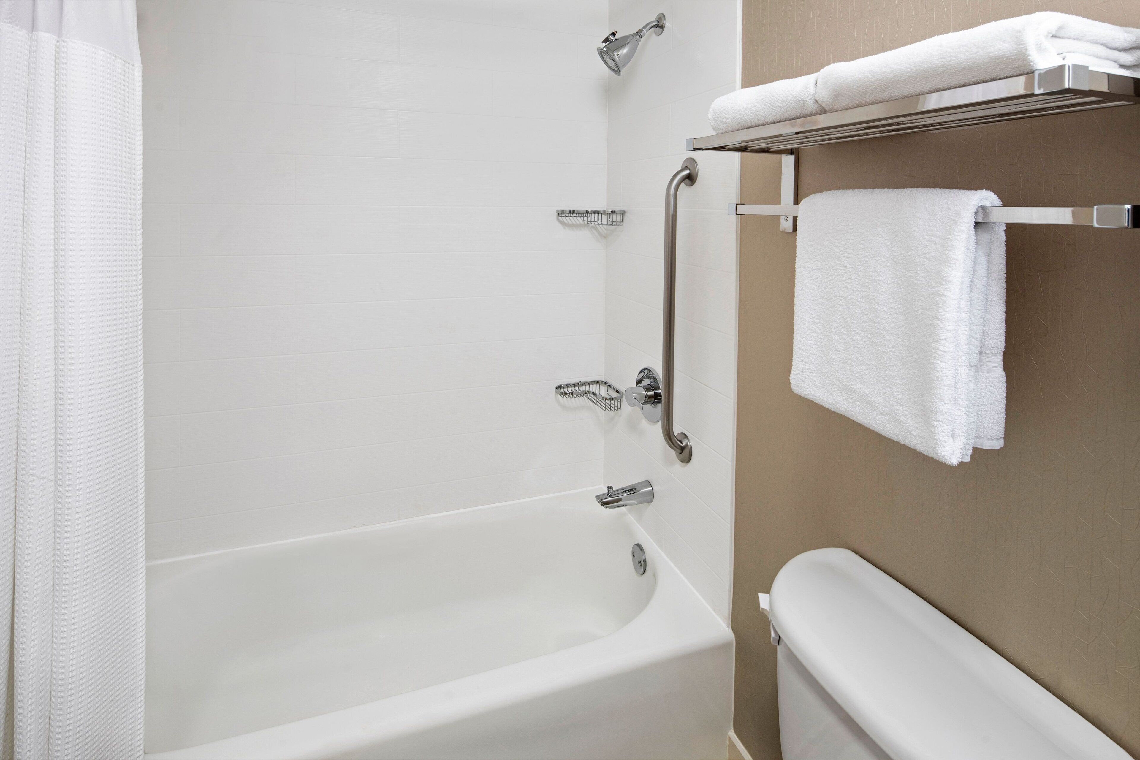 combined shower/bathtub, free toiletries, hair dryer, towels