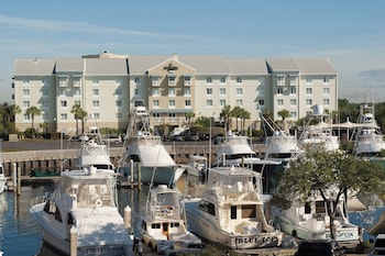 Hotel Exterior at SpringHill Suites Charleston Riverview 