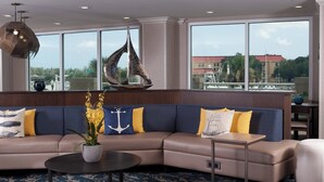 Lobby-lounge