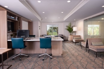 Business center at SpringHill Suites Charleston Riverview 