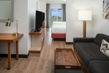 Studio, Multiple Beds (Balcony) | Living room | 32-inch LCD TV with cable channels, TV at SpringHill Suites Charleston Riverview 