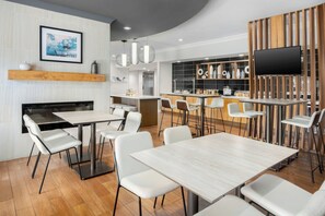 Free daily buffet breakfast - SpringHill Suites by Marriott Herndon Reston (Herndon)