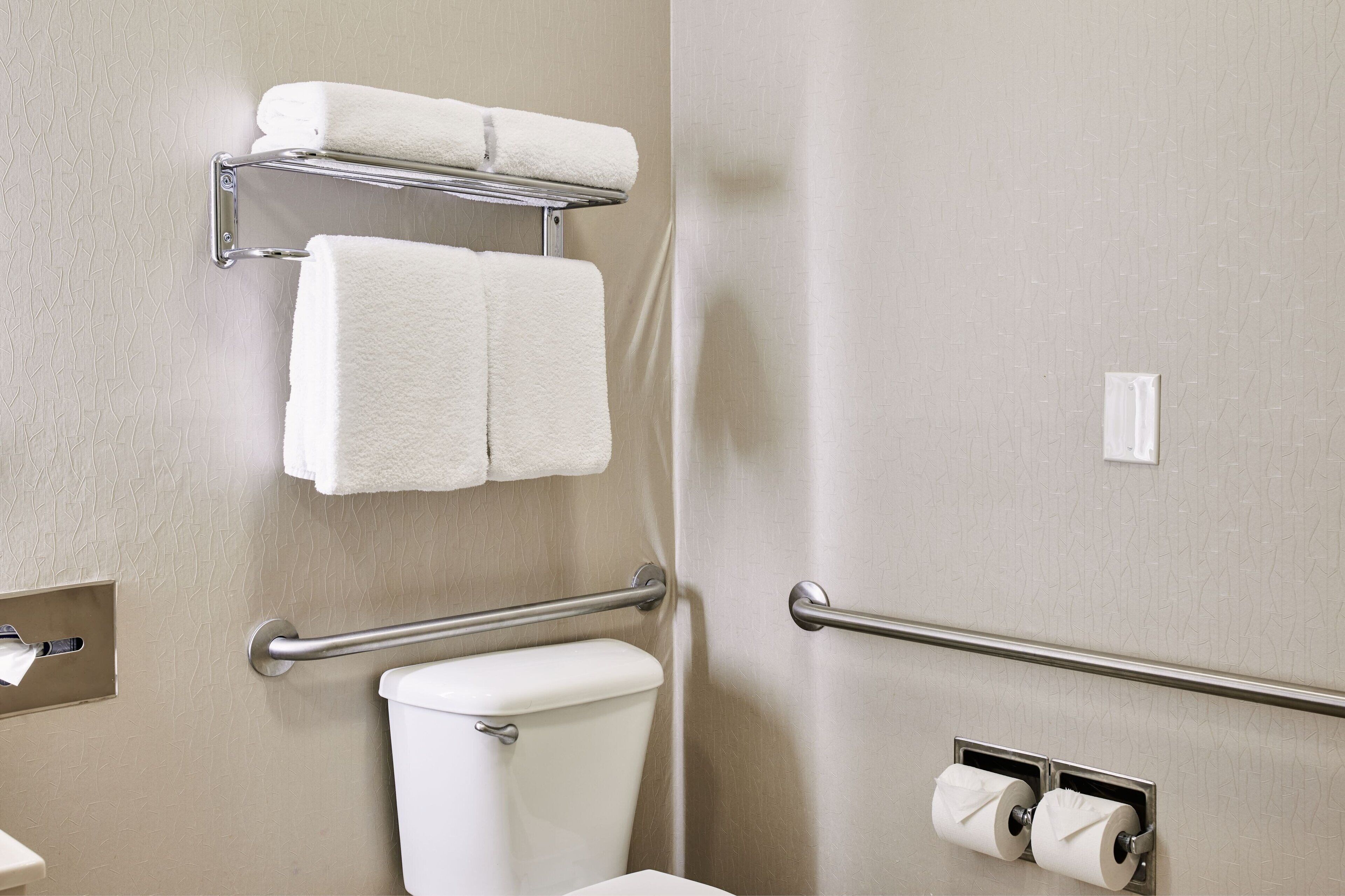 combined shower/bathtub, free toiletries, hair dryer, towels