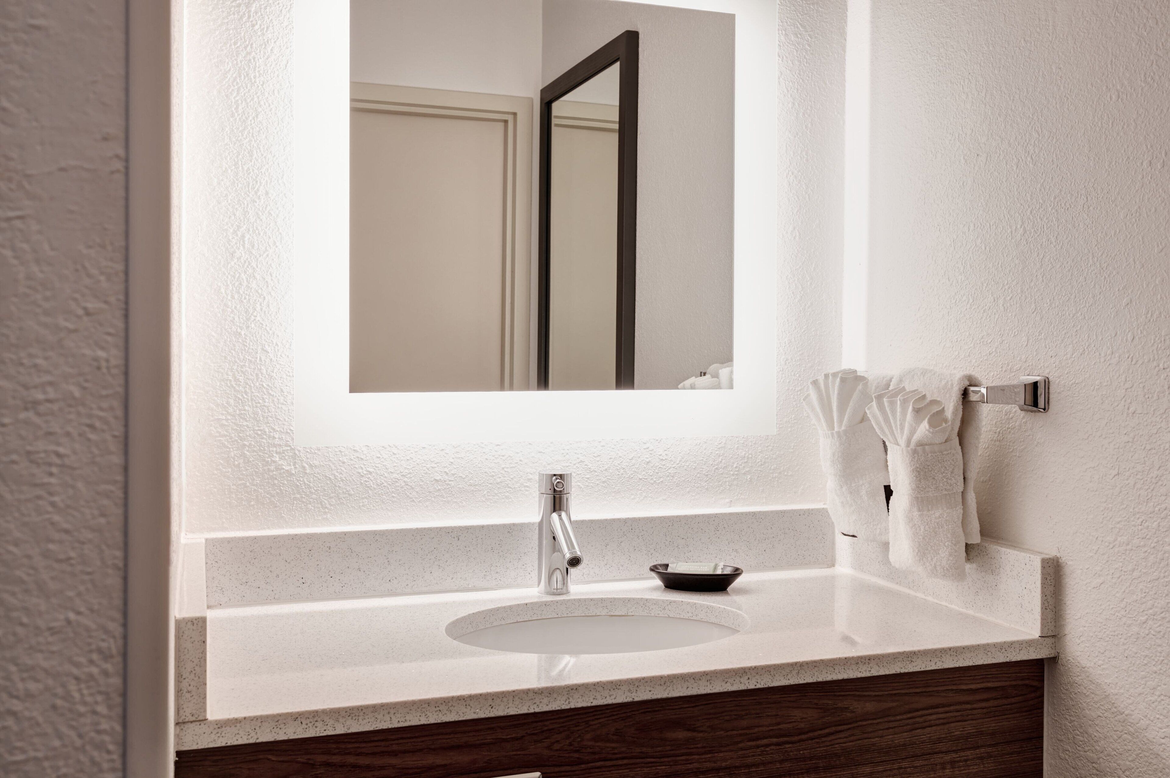 combined shower/bathtub, free toiletries, hair dryer, towels