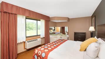 Suite, 1 Bedroom, Non Smoking | Desk, blackout drapes, iron/ironing board, WiFi (free)