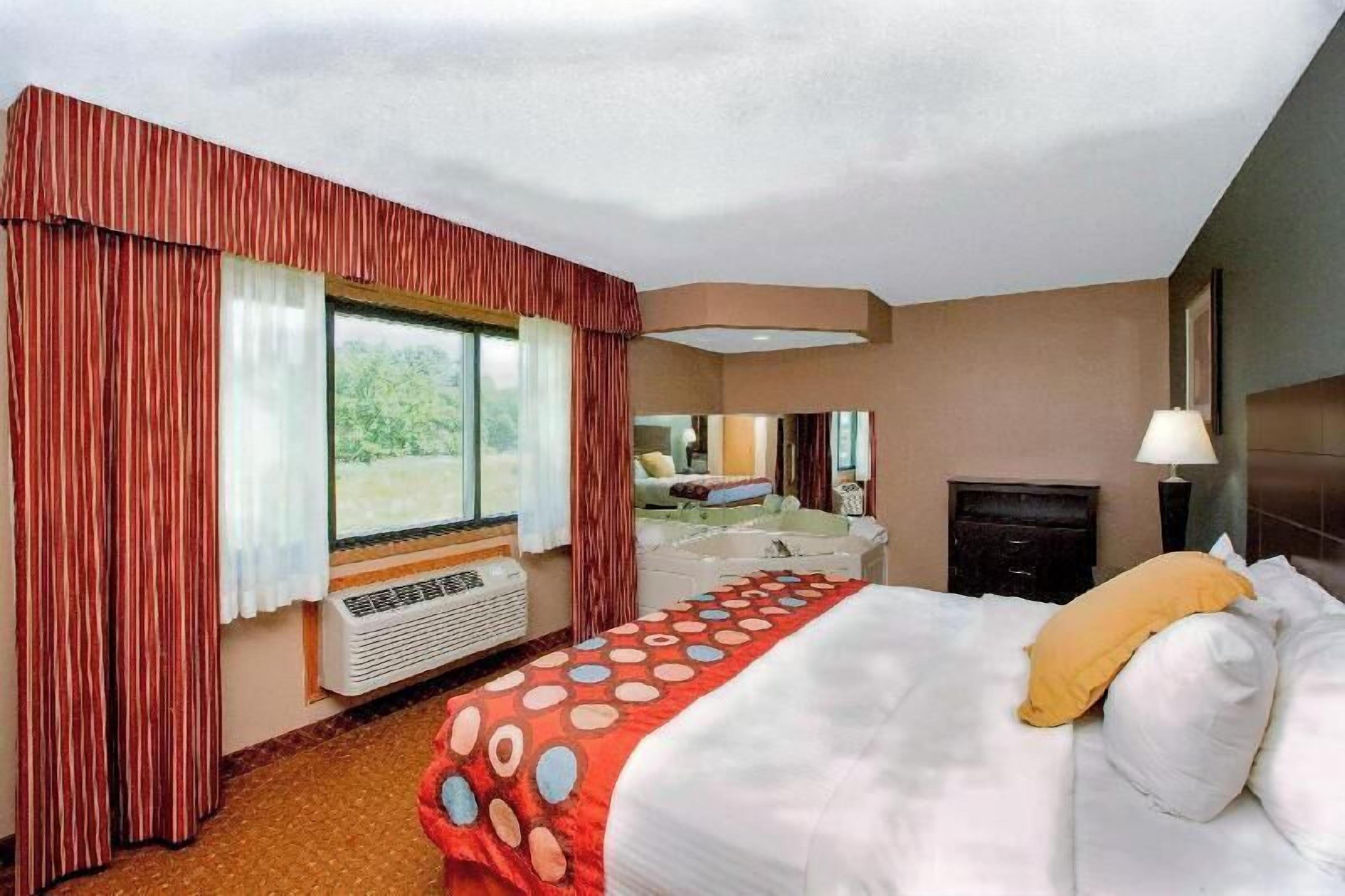 Desk, blackout curtains, iron/ironing board, free WiFi