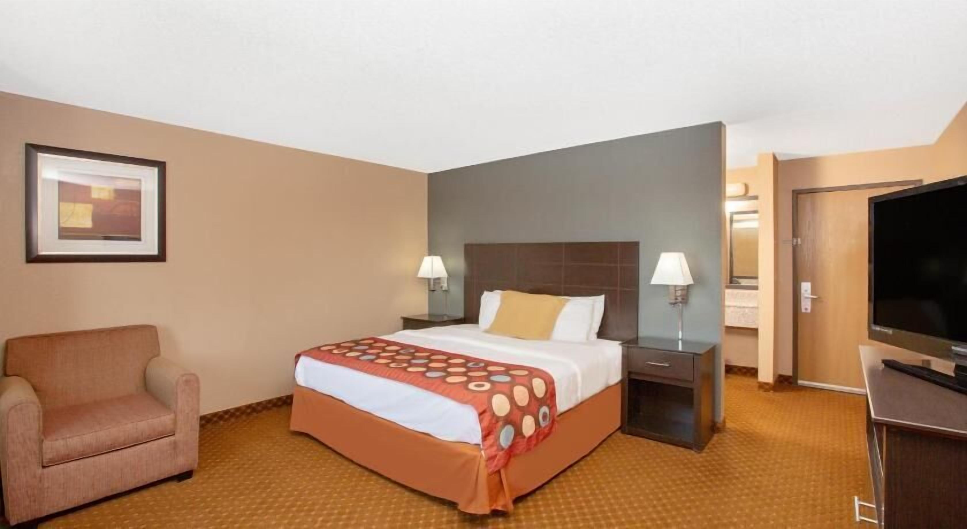 Desk, blackout curtains, iron/ironing board, free WiFi