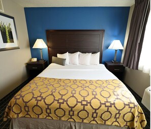 Suite estudio, 1 cama King size y sofá cama, para no fumadores | Decoración personalizada, muebles diferentes y escritorio 